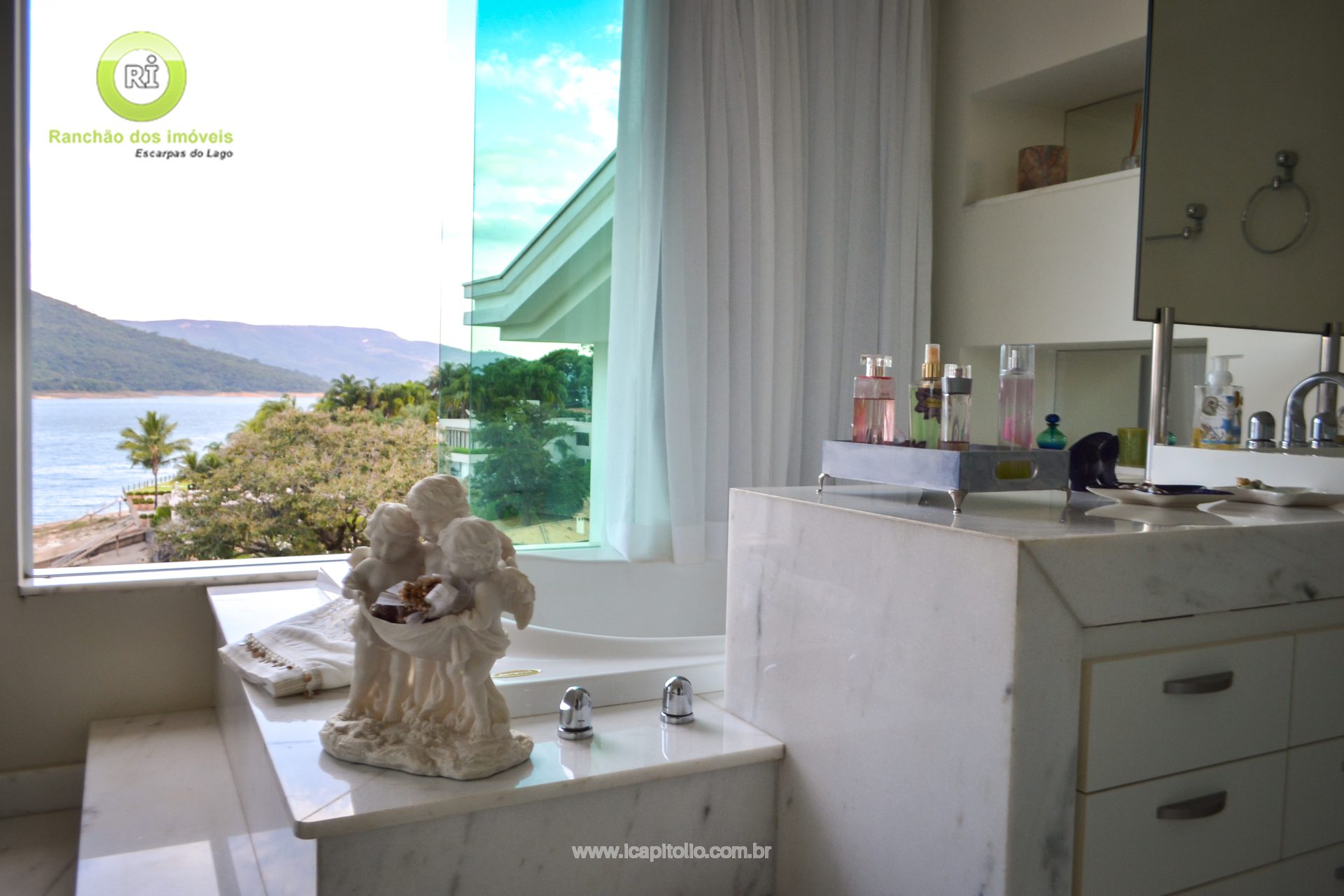 Marina House for Sale in Escarpas do Lago - Foto 45