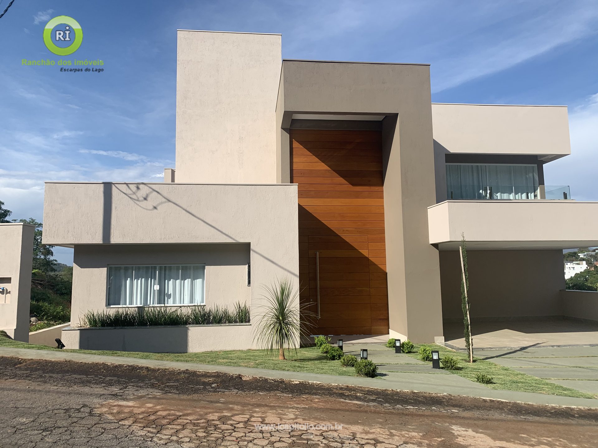 House for Sale in Escarpas do Lago