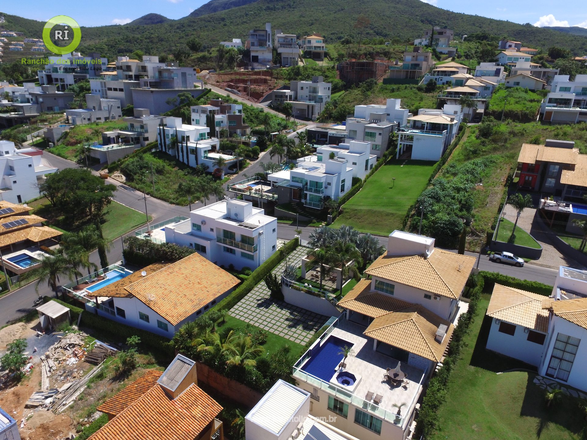 House for Sale in Escarpas do Lago
