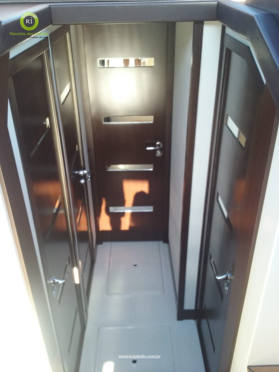 Luxury Yacht for Rent in Escarpas do Lago - Foto 10