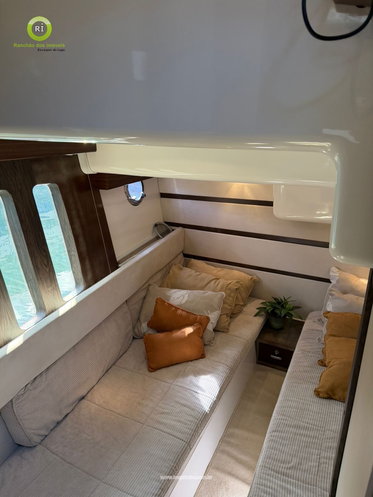 Boat for Rent in Escarpas do Lago - Foto 9